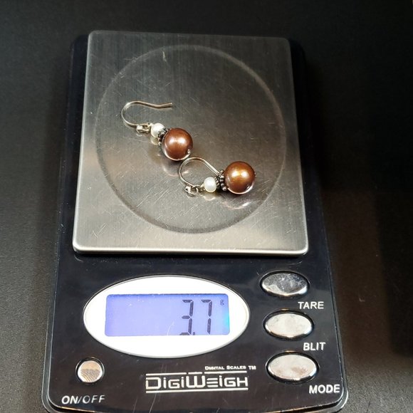 925 Sterling Silver Brown And White Pearl Dangle Earrings - Picture 4 of 4